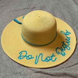 Stylish Tan Sun Hat with Blue Accents
